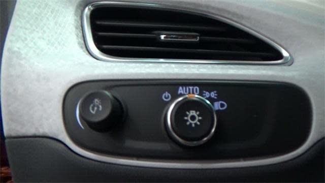 Обзор Chevrolet Bolt EV 2017 привести из США в Украине отменили НДС на электромобили