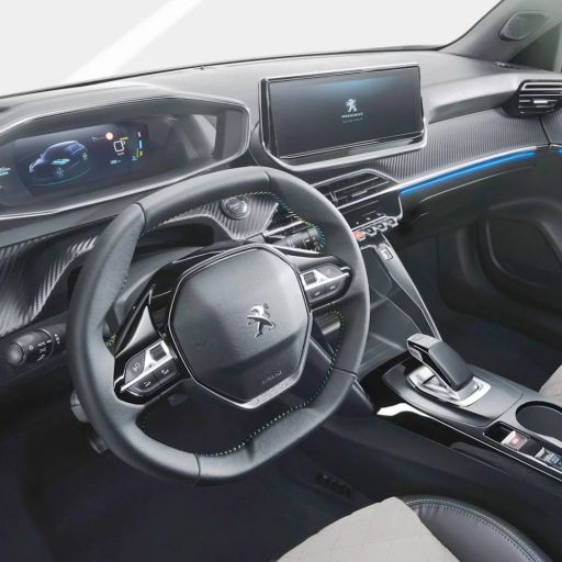 Электрокар Peugeot e2008 компактный кроссовер 