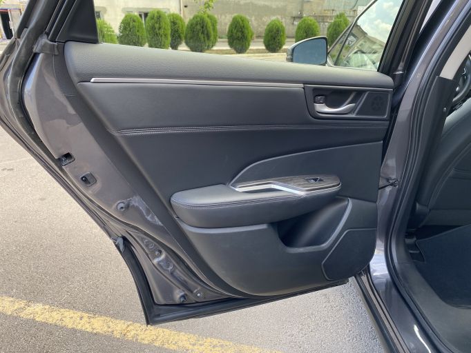 Honda Clarity Plug in Hybrid заряжаемый гибрид