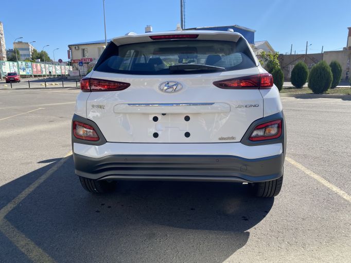 Электро кроссовер Hyundai Encino Kona электромобиль