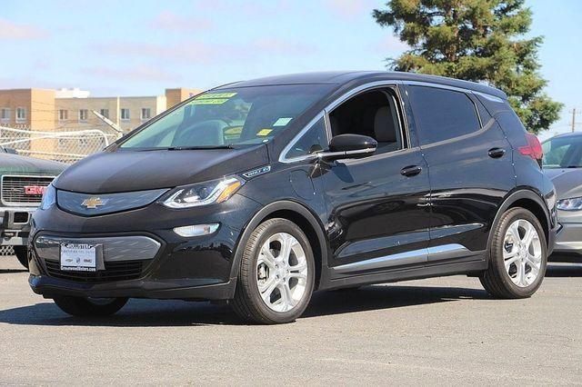 Электро автомобиль Chevrolet Bolt EV 2017 года