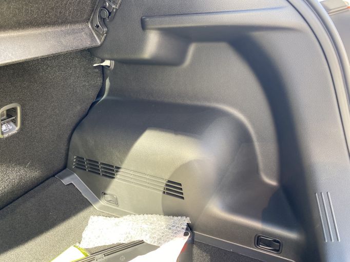 Электро кроссовер Hyundai Encino Kona электромобиль