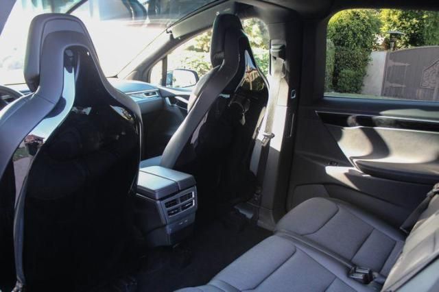 Обзор Tesla Model X 75D купить в США растаможить без НДС в Украине