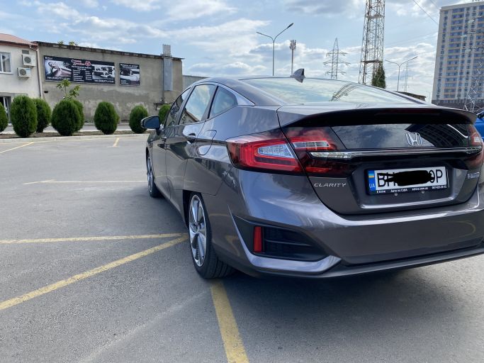 Honda Clarity Plug in Hybrid заряжаемый гибрид