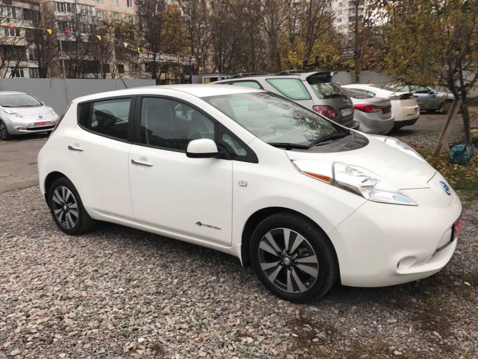 NIssan Leaf SL 2015 в наличии купить