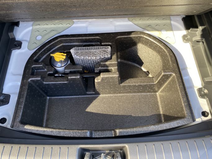 Электро кроссовер Hyundai Encino Kona электромобиль