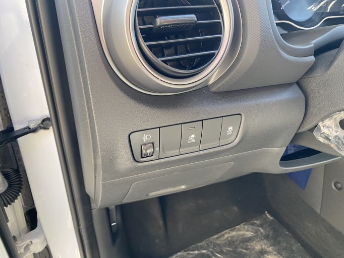 Электро кроссовер Hyundai Encino Kona электромобиль