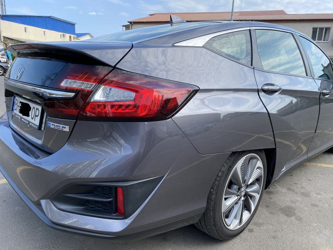 Honda Clarity Plug in Hybrid заряжаемый гибрид