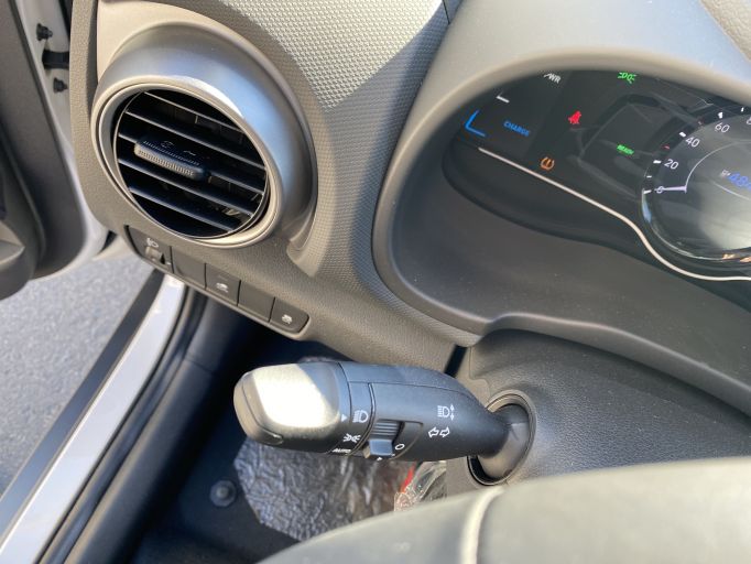 Электро кроссовер Hyundai Encino Kona электромобиль