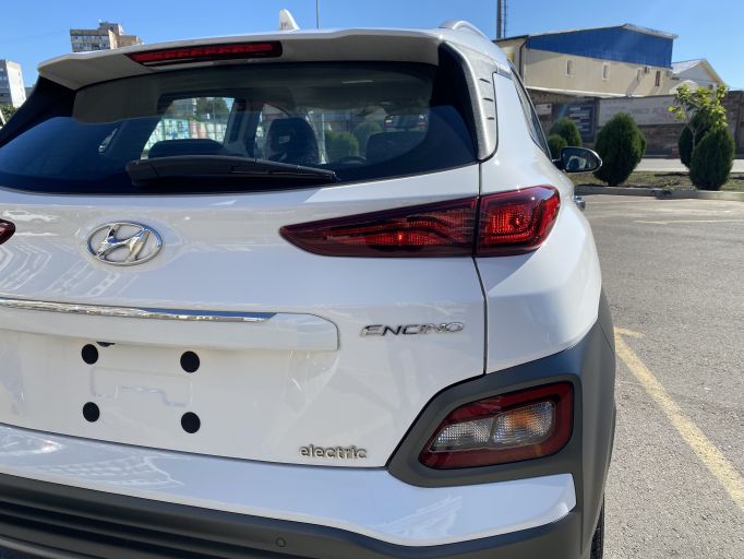 Электро кроссовер Hyundai Encino Kona электромобиль