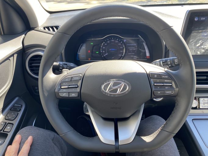 Электро кроссовер Hyundai Encino Kona электромобиль