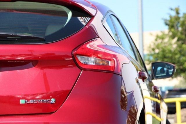 Электро Ford Focus EV 2015