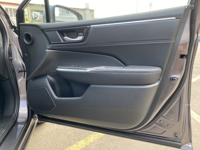 Honda Clarity Plug in Hybrid заряжаемый гибрид