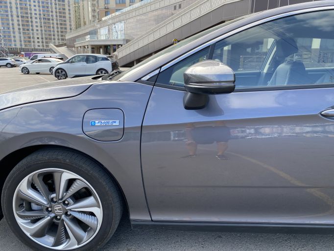Honda Clarity Plug in Hybrid заряжаемый гибрид