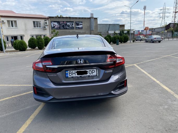 Honda Clarity Plug in Hybrid заряжаемый гибрид