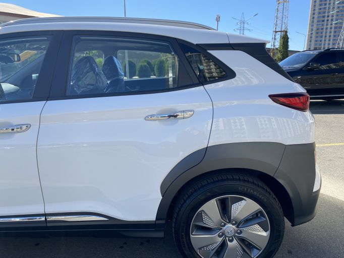 Электро кроссовер Hyundai Encino Kona электромобиль