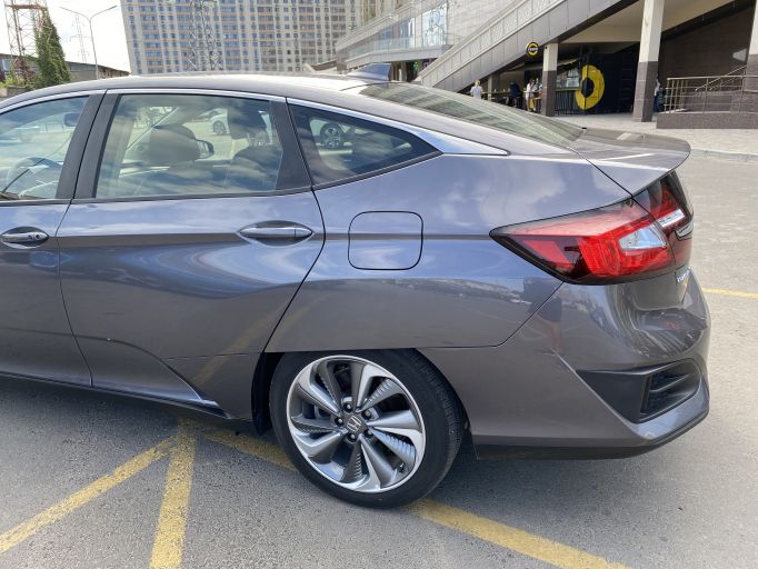 Honda Clarity Plug in Hybrid заряжаемый гибрид