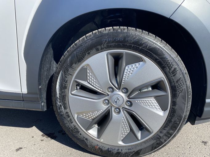 Электро кроссовер Hyundai Encino Kona электромобиль