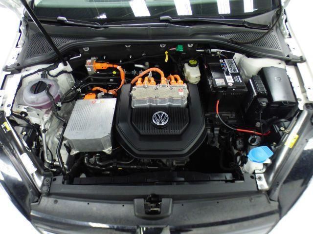 Авто Volkswagen e-Golf Premium 2015