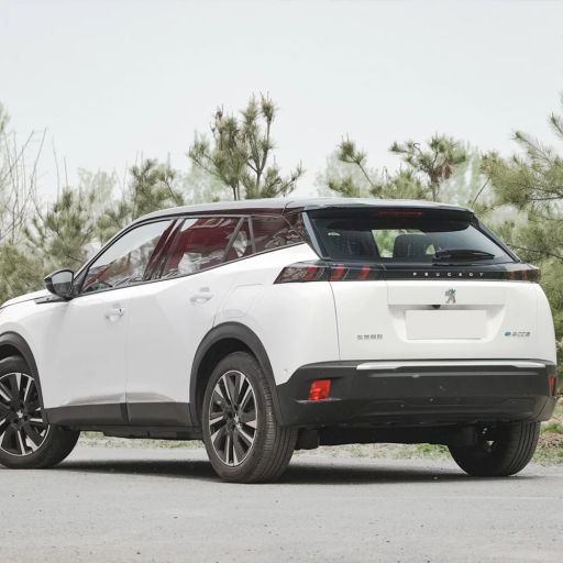 Электрокар Peugeot e2008 компактный кроссовер 