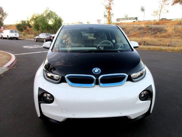 Электромобиль BMW i3 