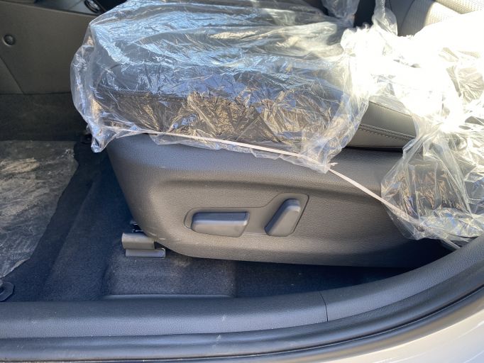 Электро кроссовер Hyundai Encino Kona электромобиль