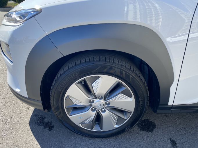 Электро кроссовер Hyundai Encino Kona электромобиль