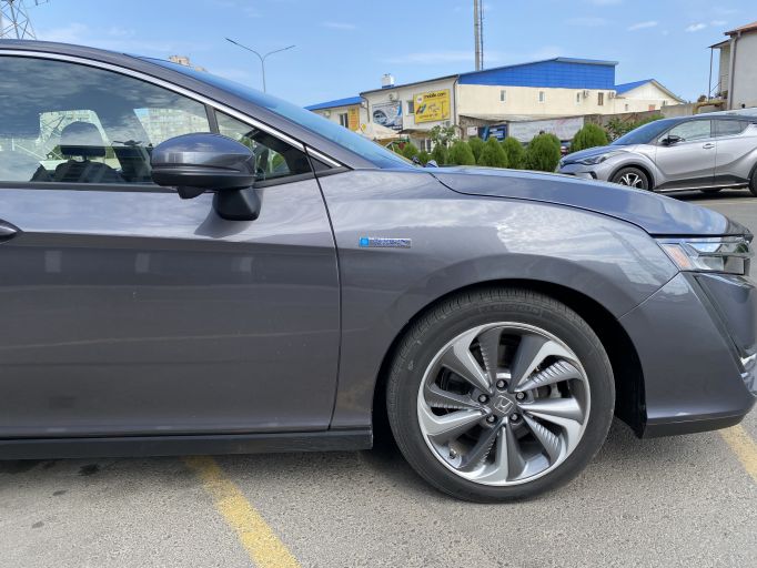 Honda Clarity Plug in Hybrid заряжаемый гибрид