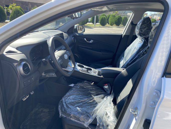 Электро кроссовер Hyundai Encino Kona электромобиль