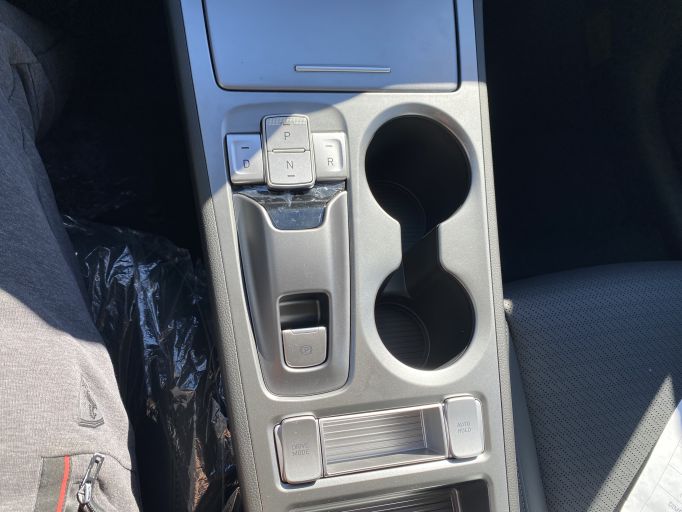 Электро кроссовер Hyundai Encino Kona электромобиль