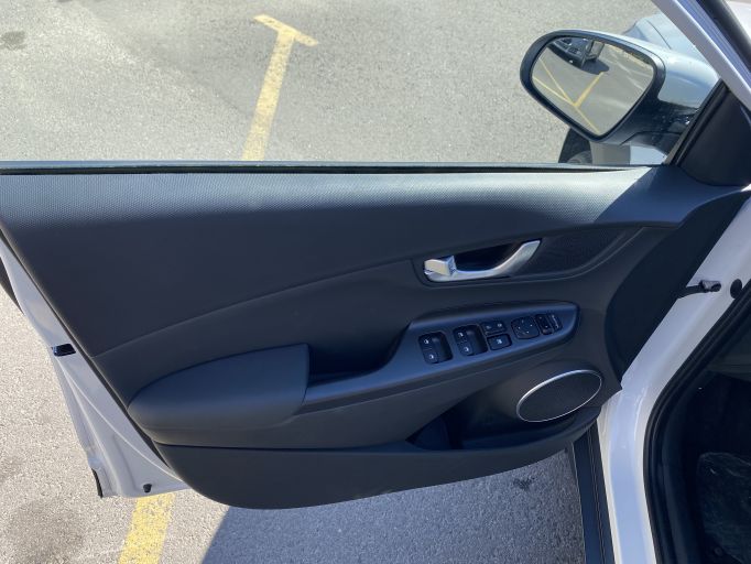 Электро кроссовер Hyundai Encino Kona электромобиль