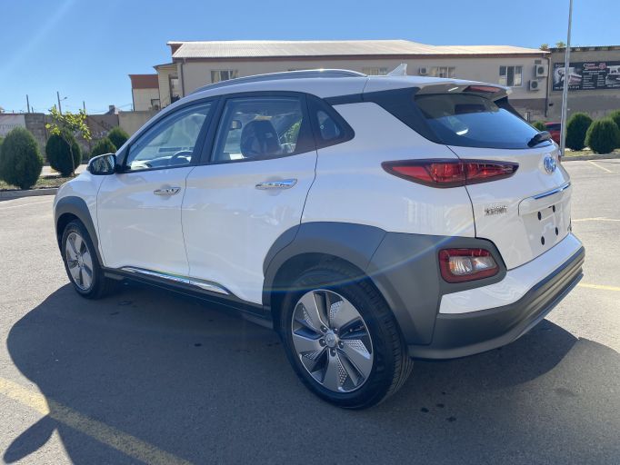 Электро кроссовер Hyundai Encino Kona электромобиль