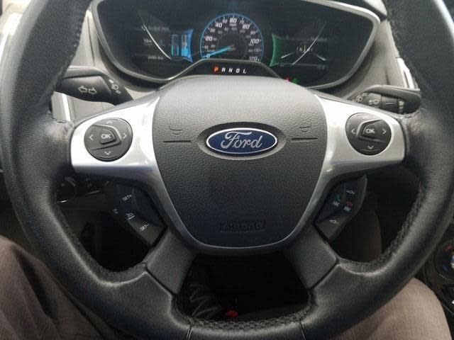 Купить Ford Focus Electric электромобили без НДС