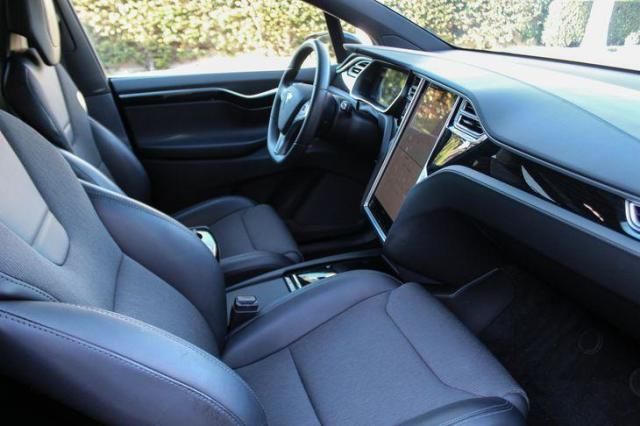 Обзор Tesla Model X 75D купить в США растаможить без НДС в Украине