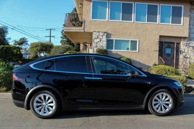 Обзор Tesla Model X 75D купить в США растаможить без НДС в Украине