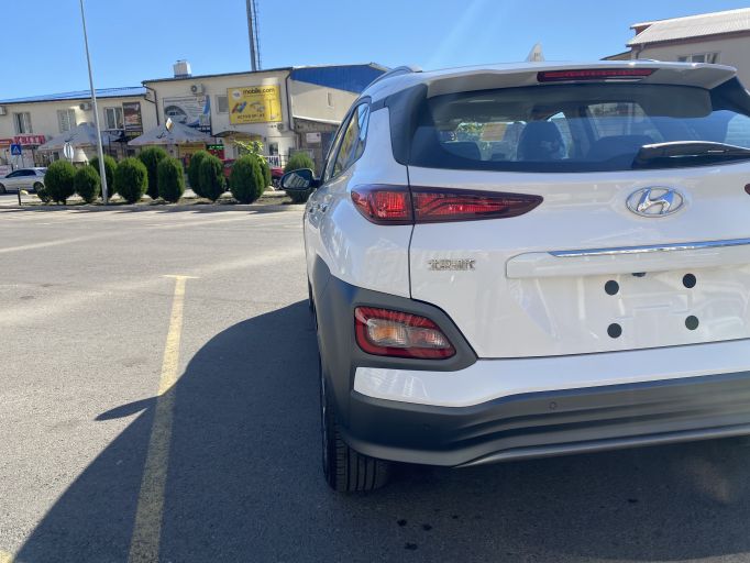 Электро кроссовер Hyundai Encino Kona электромобиль