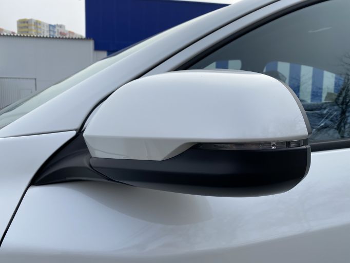 Электромобиль кроссовер Honda MNV HRV 