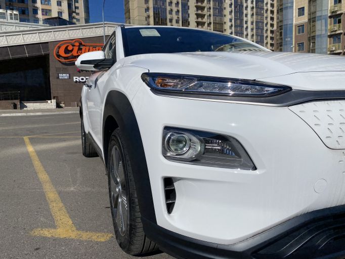 Электро кроссовер Hyundai Encino Kona электромобиль