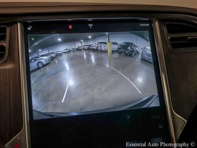 Купить Tesla S 2013 года целую