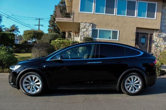 Обзор Tesla Model X 75D купить в США растаможить без НДС в Украине